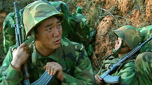 招财猫配资 《士兵突击》白铁军的真实结局，退伍后成了小老板，整天吃香喝辣